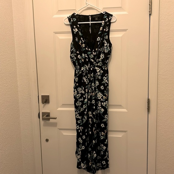 Pants - Tahari beautiful jumpsuit